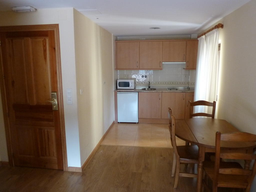 Apartahotel Faure Сальєнт-де-Гальєго Номер фото