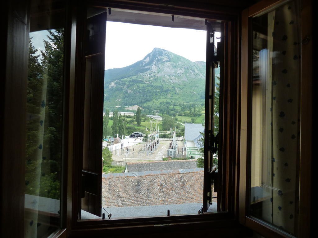 Apartahotel Faure Сальєнт-де-Гальєго Екстер'єр фото