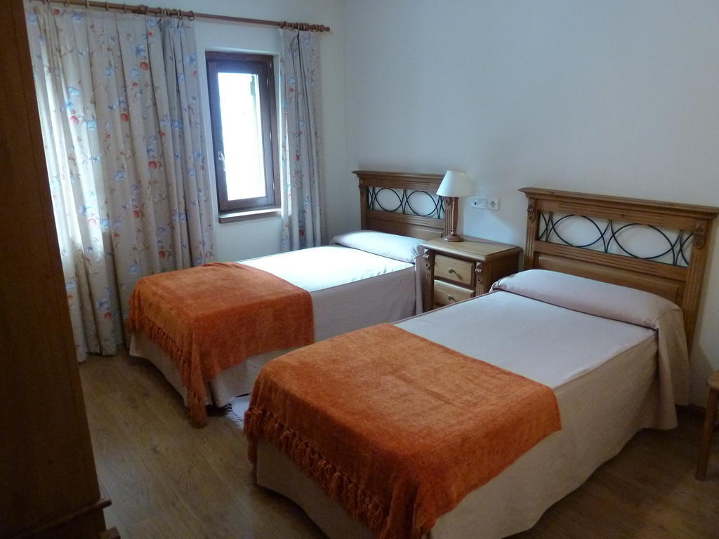 Apartahotel Faure Сальєнт-де-Гальєго Номер фото